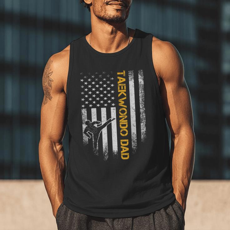 Vintage USA Flag Korea Taekwondo Training Dad Silhouette Men Tank Top Vintage USA Flag Korea Taekwondo Training Dad Silhouette Men Tank Top