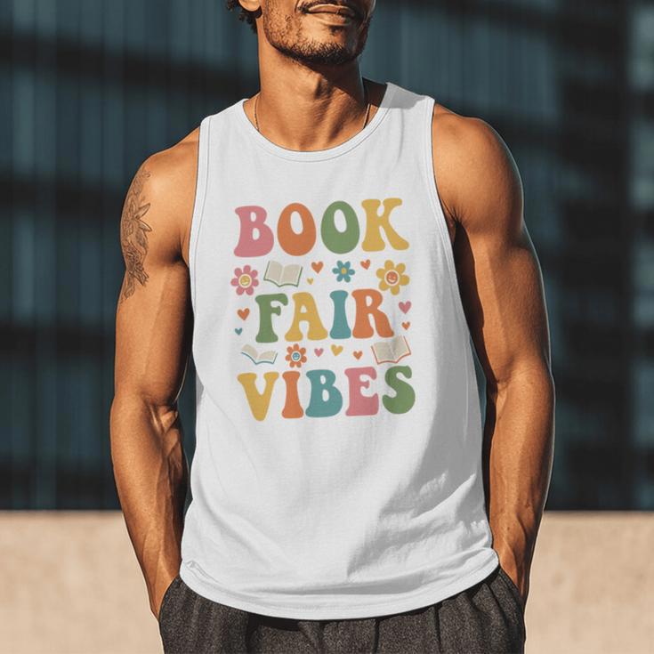 Book Fair Vibes Groovy Retro School Reading Nostalgic Men Tank Top