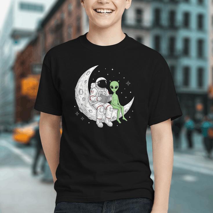 Astronaut Reading Book To Alien Moon Space Book Lover Men Graphic Youth
