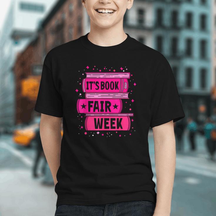Reading Books Its Book Fair Week Graphic Youth Reading Books Its Book Fair Week Graphic Youth