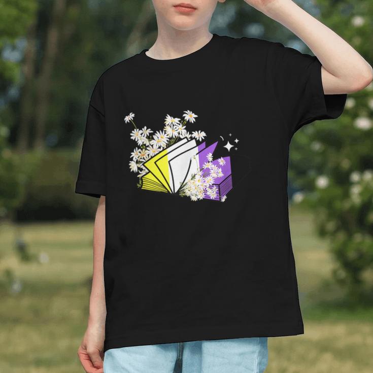 Non-Binary Book Lover Nonbinary Daisy LGBT Reading Pride Graphic Youth
