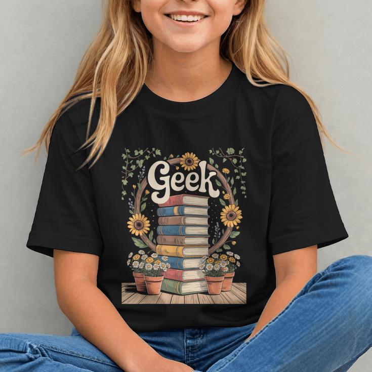 Books Geek Sunflower Floral Cute Vintage Books Reader Lover Graphic Youth