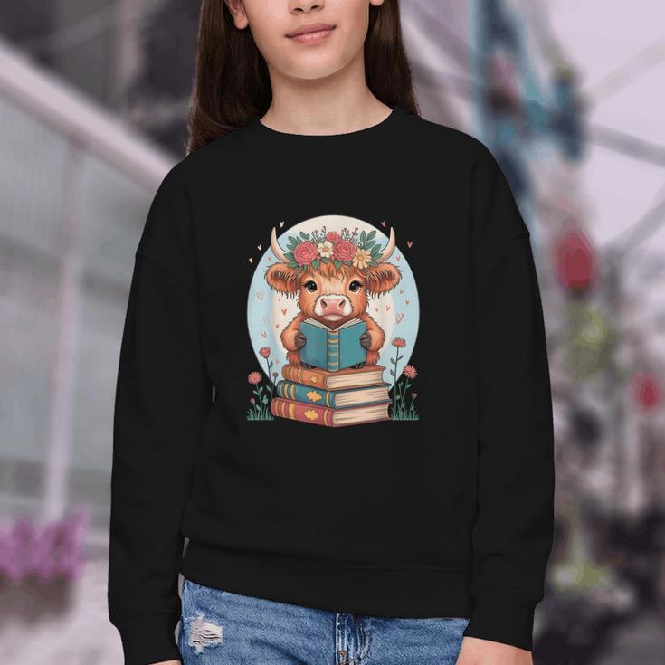 Cute Baby Highland Cow Reading Book Bookworm For Men Women Youth Crewneck Sweatshirt