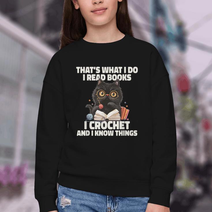Das Ist Es Was Ich Tue Ich Lese Books Crochet And Youth Crewneck Sweatshirt