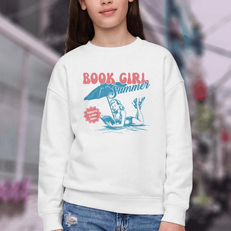 Retro Book Girl Summer Beach Vacation For Book Lover Youth Crewneck Sweatshirt