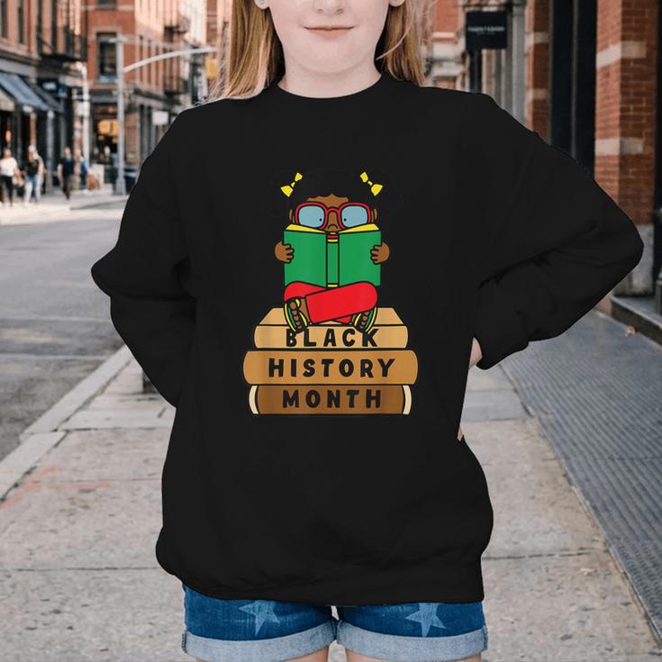 Girl Kid Reading Book Black History Month Bookworm Youth Crewneck Sweatshirt