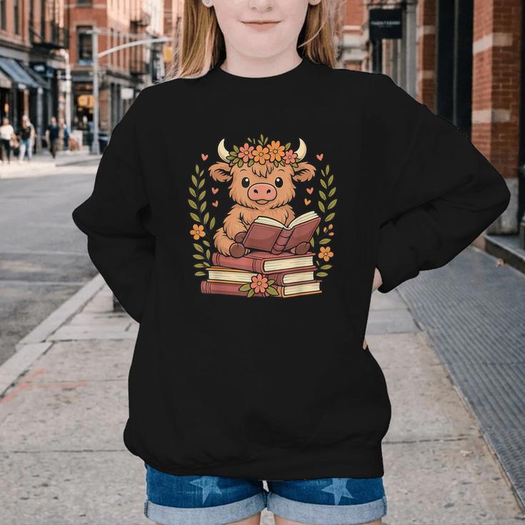 Highland Cow Reading Book Graphic Cow With Book Floral Youth Crewneck Sweatshirt