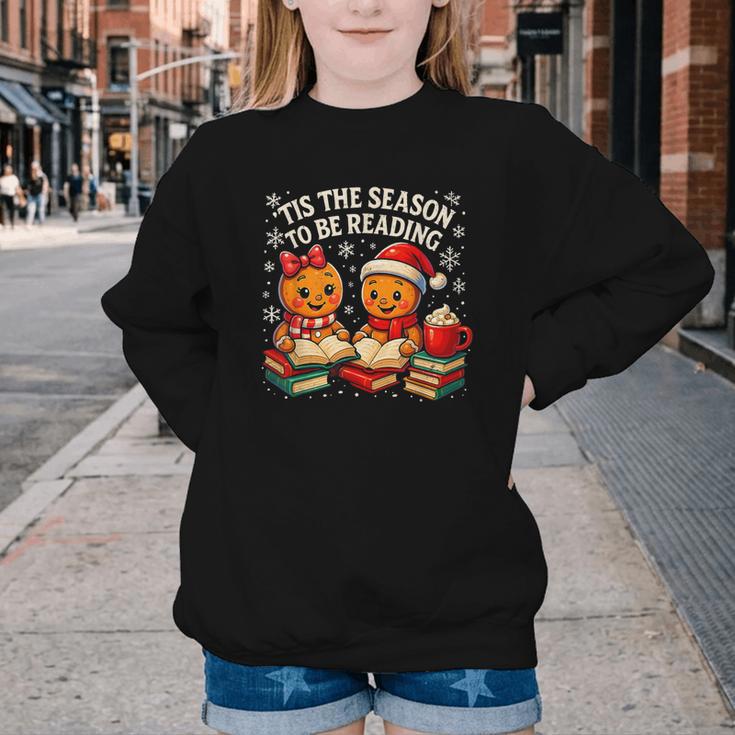 ’Tis The Season To Be Reading Book Lover Youth Crewneck Sweatshirt ’Tis The Season To Be Reading Book Lover Youth Crewneck Sweatshirt