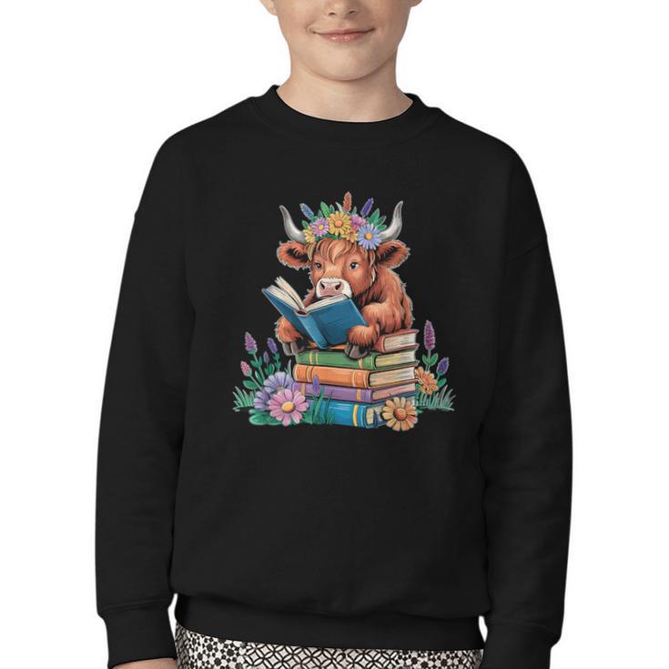 Cute Highland Cow Reading Book Baby Cow Bookworm Youth Crewneck Sweatshirt