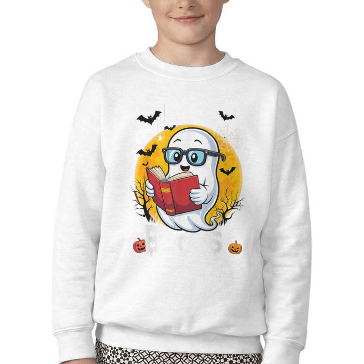 Cute Ghost Reading Book Retro Halloween Librarian Youth Crewneck Sweatshirt