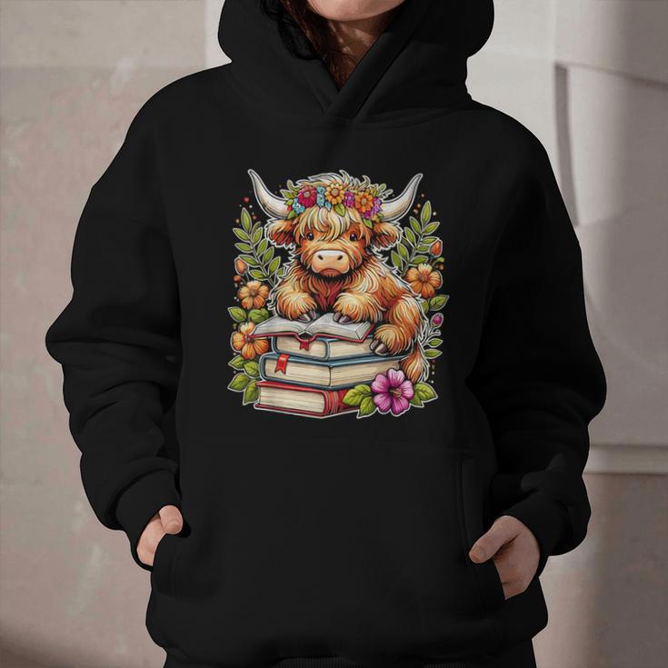 Bookworm Cute Highland Cow Reading Book Graphic Youth Hoodie