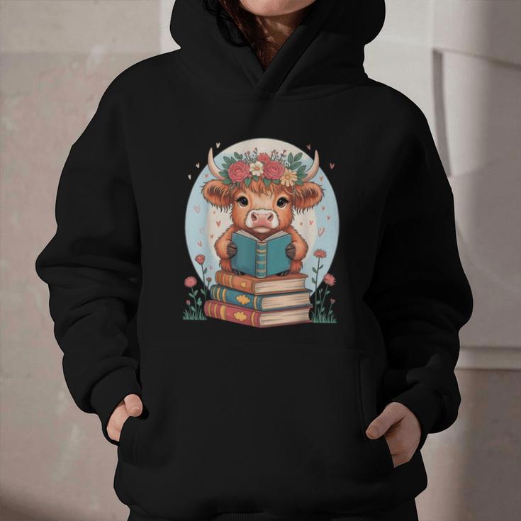 Cute Baby Highland Cow Reading Book Bookworm For Men Women Graphic Youth Hoodie