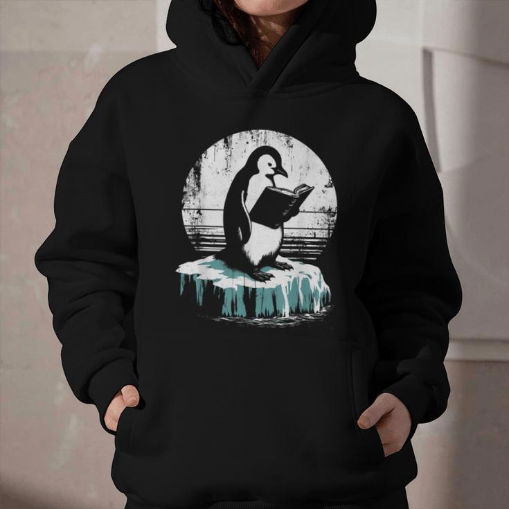 Penguin Reading A Book Vintage Graphic Bookworm Lover Graphic Youth Hoodie
