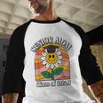 Senior Mom Class Of 2026 Daisy Flower Retro Graduation Baseball Raglan Shirt