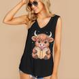 Cute Highland Cow Reading Book Women's V-Neck Tank Top