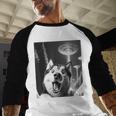 Siberian Husky Alien UFO Taking a Selfie Dog Mom Dad Men Baseball Raglan Shirt