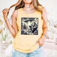 Bigfoot With Alien Reading A Book Bigfoot And UFO Comfort Colors Tank Top Grey