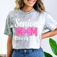 Senior Mom Class Of 2026 Pink Coquette Bow Graduation Comfort Color Blast T-Shirt Smoke