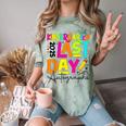 2025 Last Day Of School Autograph Kindergarten Graduation Comfort Color Blast T-Shirt Fern