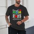 Graduation Proud Mom Of 2025 Kindergarten Graduate Unisex T-Shirt