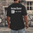 Teacher Est 2018 Vintage Graduation Men's Back Print T-Shirt
