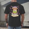 Highland Cow Reading Book Floral Bookworm Men's Back Print T-Shirt Highland Cow Reading Book Floral Bookworm Men's Back Print T-Shirt