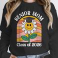 Senior Mom Class Of 2026 Daisy Flower Retro Graduation Unisex Sweatshirt