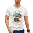 Retro Grammophone Never Forget Nostalgia Vintage Men's V-Neck T-Shirt