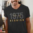 Classic Retro Vintage Class Of 1975 Reunion 50th Graduation Men's V-Neck T-Shirt