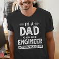 Cute Engineer Dad Men Father's Day Mechanical Engineering Men's V-Neck T-Shirt