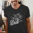 Dad Of Four Toddler Kids Fathers Day Fist Bump Family Men's V-Neck T-Shirt