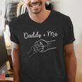 Daddy And Me Best Dad Ever Fist Bump Father's Day Small Men's V-Neck T-Shirt
