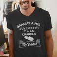 Graduation s Gracias a Mis Padres y a La Chancla Men's V-Neck T-Shirt