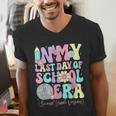 Groovy In My Last Day Of School Era Second Grade Graduation Men's V-Neck T-Shirt