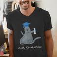Just Graduated Cat With Graduation Cap And Diploma For Men Women Girls Kids Men's V-Neck T-Shirt