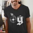 Old School Dad OG Hip Hop Head Vinyl Retro 80s90s Nostalgia Men's V-Neck T-Shirt