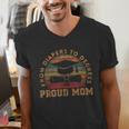 Proud Mom Of a 2023 Graduate Mother Senior Graduation Men's V-Neck T-Shirt