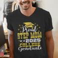 Proud Step Mom Of 2025 College Graduate Family 24 Graduation Men's V-Neck T-Shirt