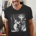 Siberian Husky Alien UFO Taking a Selfie Dog Mom Dad Men's V-Neck T-Shirt