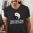 Thicc Dads Who Vape For Christ Father Day Men's V-Neck T-Shirt
