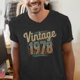 Vintage 1978 Retro Year Groovy 70s For Dad Nostalgia Men's V-Neck T-Shirt