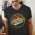 Vintage Awesome Single Dad Retro Fathers Day For Dad Grandpa Men's V-Neck T-Shirt