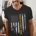 Vintage USA Flag Korea Taekwondo Training Dad Silhouette Men's V-Neck T-Shirt