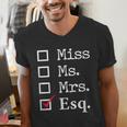 Women Lawyer Attorney Law School Graduation Lawyer Men's V-Neck T-Shirt