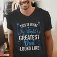 This Is What World's Greatest Dad Looks Like Father's Day Men's V-Neck T-Shirt