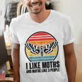 I Like Moths And Maybe 3 People Insect Moth Lovers Introvert Men's V-Neck T-Shirt