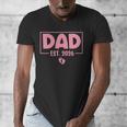 Dad Est 2026 Logo Daddy 2026 Soon To Be New Father 2026 Men's V-Neck T-Shirt
