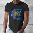 Proud Mom Of a 2022 Senior Shirt Graduation 2022 Women's Men's V-Neck T-Shirt