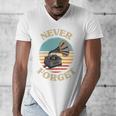 Retro Grammophone Never Forget Nostalgia Vintage Men's V-Neck T-Shirt