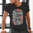 Book Fair Vibes Groovy 70s Retro School Librarian Men's V-Neck T-Shirt